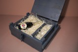 NA PREZENT DLA NIEGO SKRZYNIA SZARA NA WHISKY WINO HIT